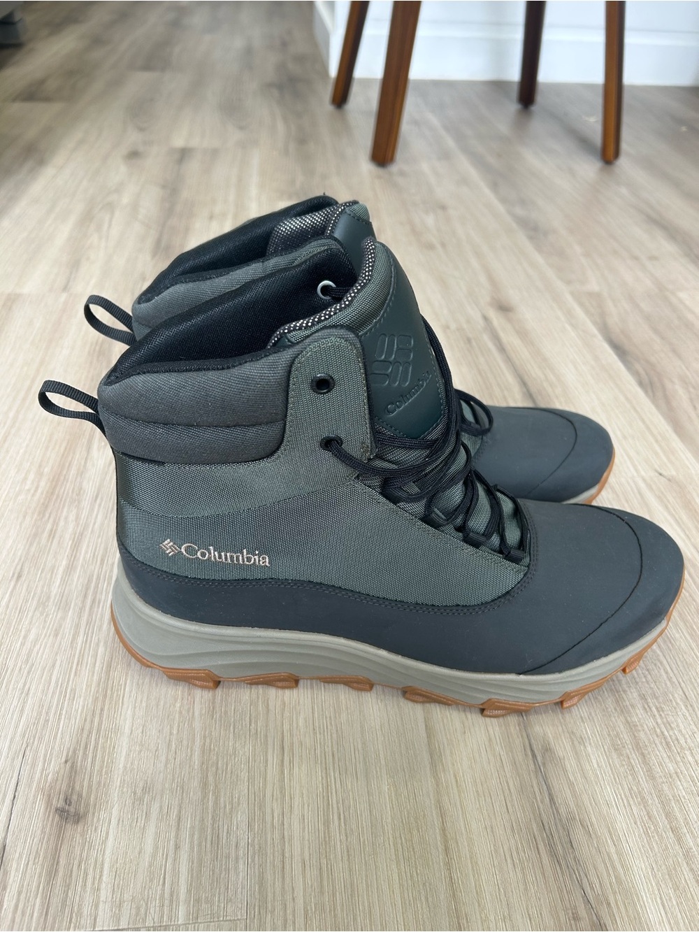 Columbia Mens Waterproof Hiking Boots Green Gray Size 13 BM8287 Trail Outdoor